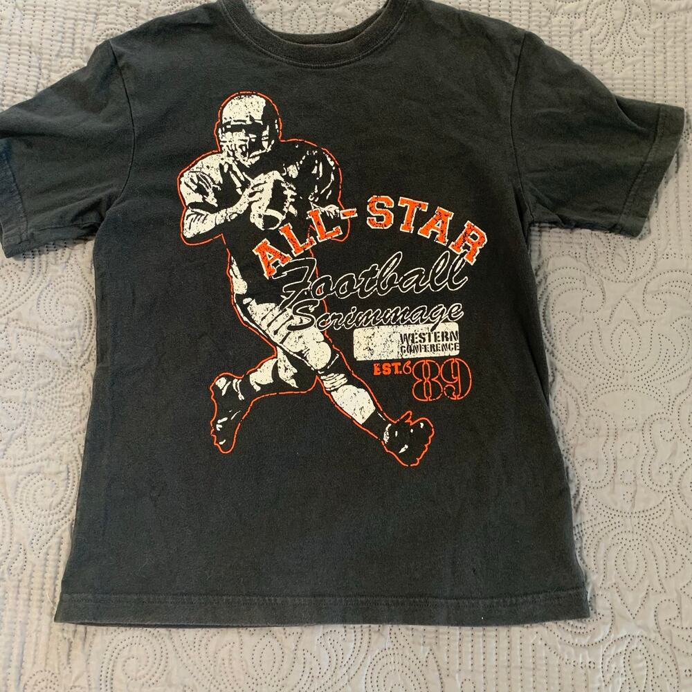 Boys Football tshirt m7/8 est 1989 Finest Quality Place made in Vietnam